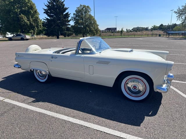 1956 Ford Thunderbird